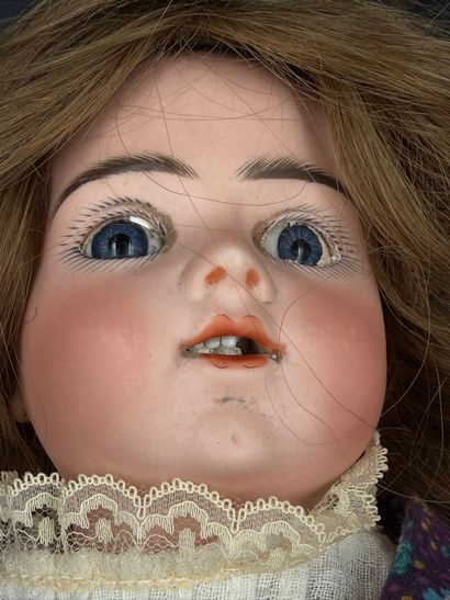 BRU jeune R9 walking doll
Pressed bisque...