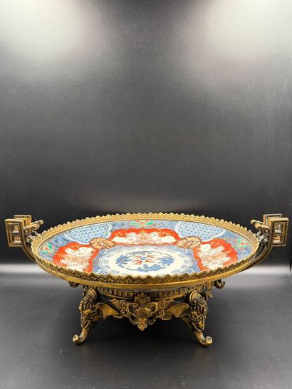 Imari porcelain bowl
with polychrome decoration...