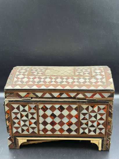 Ottoman box
rectangular shape with domed...