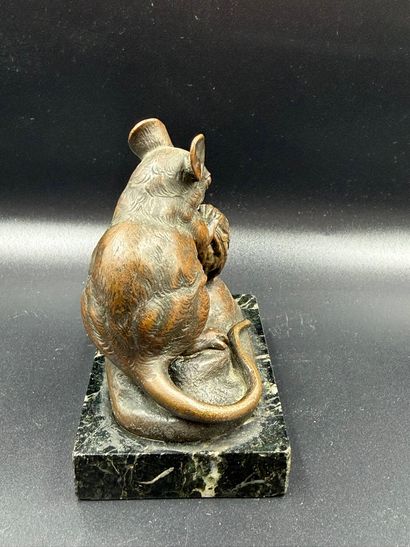 Charles MASSON, d'après
Souris mangeant une...