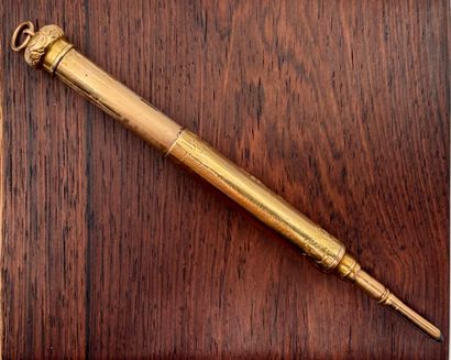 Mechanical pencil in 18K (750) yellow gold
(eagle's...