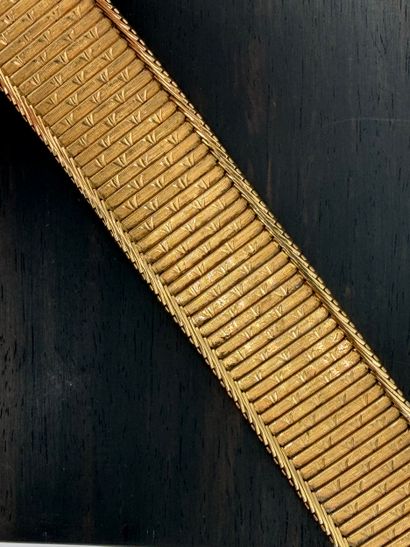 Beautiful bracelet in 18k (750) yellow gold
with...