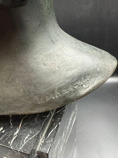 VERHASSELT
Buste de femme
Bronze à patine...