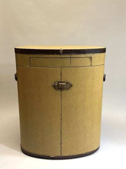 STARBAY
Art Deco dressing table in the form...