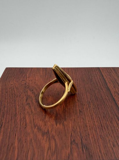 18K (750) yellow gold navette ring
(eagle...