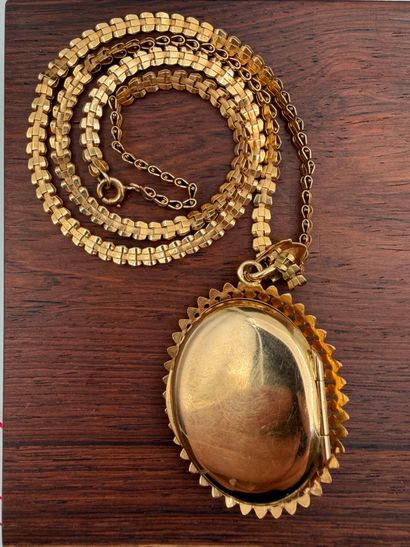 18K (750) yellow gold keepsake medallion...