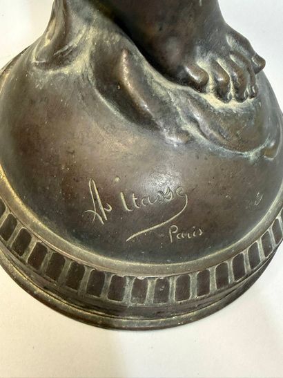 Adolphe ITASSE, 1829-1893
L'amour vainqueur
Bronze,...