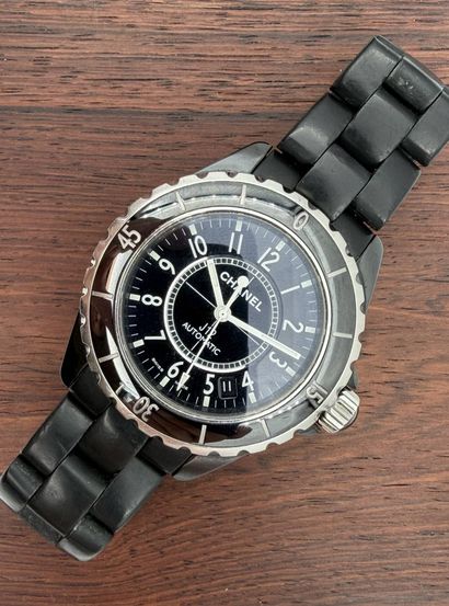 CHANEL
J12 Grand Model
 Circa : 2010.
Reference...