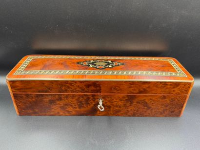 Box
in burr veneer, blackened wood, mother-of-pearl...