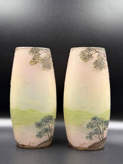 LEGRAS – SAINT-DENIS
Paire de vases à corps...