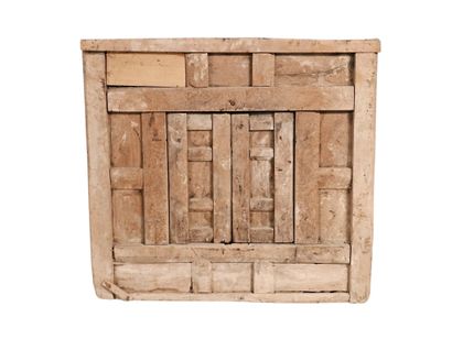 IRAN. PORTES DE GARDE-MANGER en bois laqué...