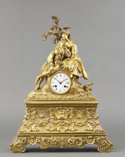 Importante PENDULE en bronze doré à décor...