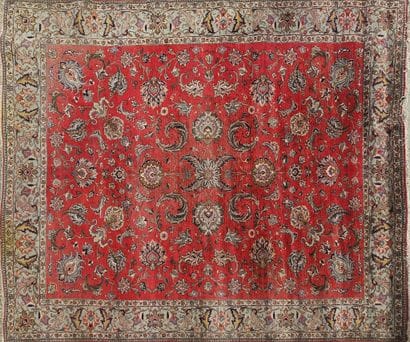Important TAPIS Tabriz à décor de fleurs...