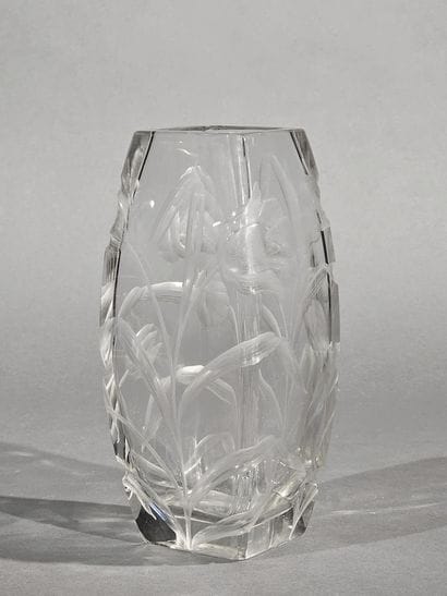 BACCARAT (att. à) Vase en cristal de section...