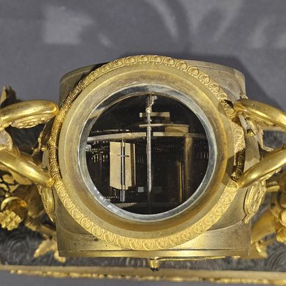 PENDULE en bronze doré 