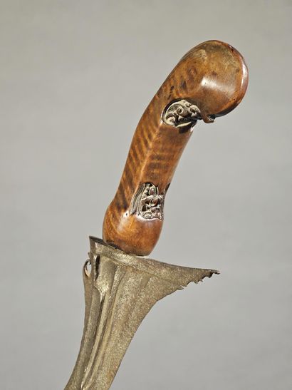 INDONESIE. KRISS, le manhe en bois sculpté...