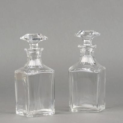 BACCARAT. Deux CARAFES A WHISKY en cristal...