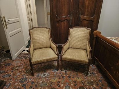 Pair of BERGÈRES chairs in natural wood,...