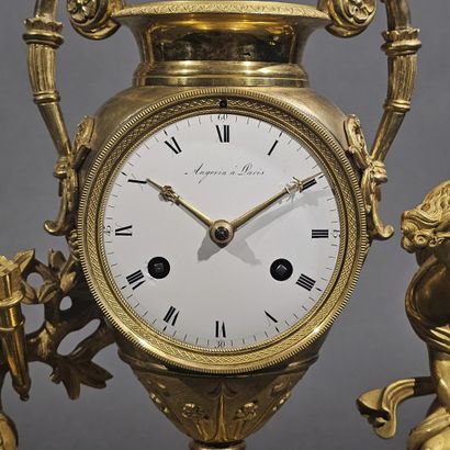 PENDULE en bronze doré 