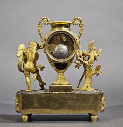 PENDULE en bronze doré 