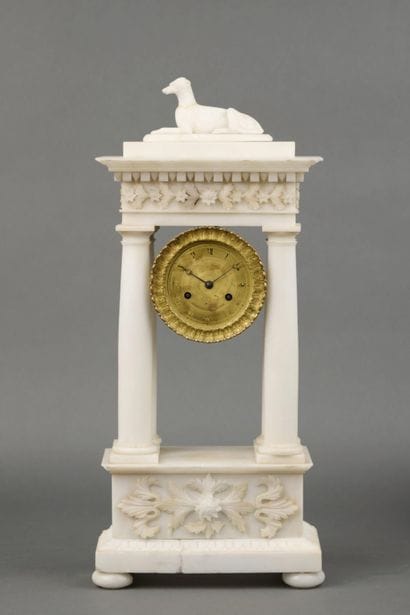 Importante PENDULE PORTIQUE en albâtre à...