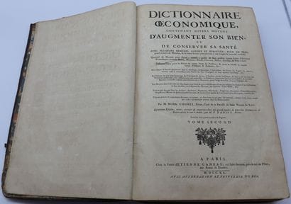 DICTIONNAIRE - ENCYCLOPEDIE - Ensemble de...