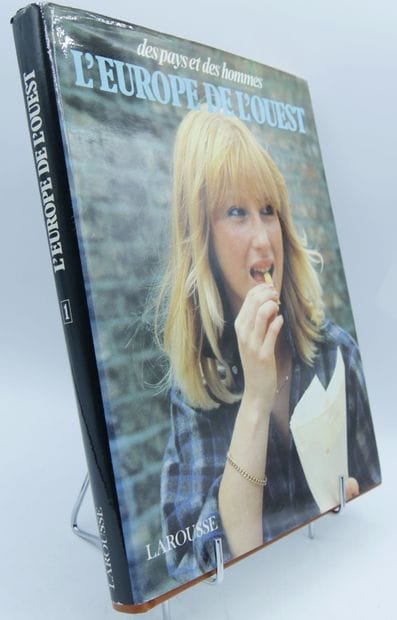 [MONDE]. Ensemble de 3 Volumes.

Le Monde...