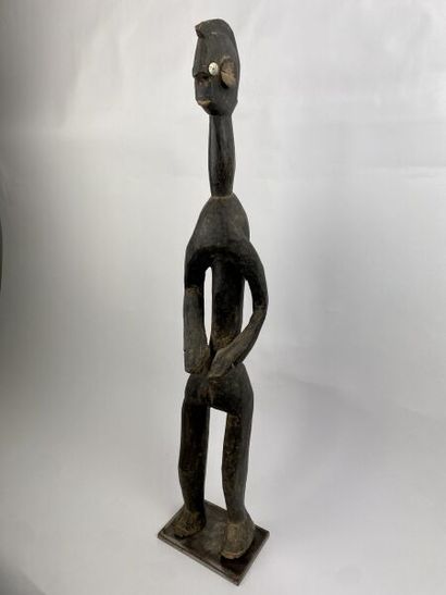 NIGERIA - MUMUYE People

Very slender female...