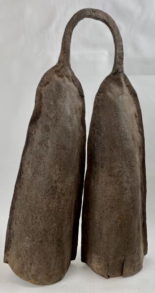 CAMEROON - BAMILEKE People

Two beaten iron...