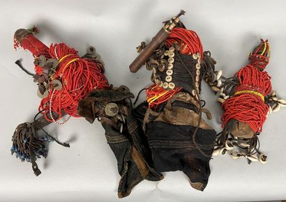 CAMEROON - FALLI / NAMJI people

Lot of three...