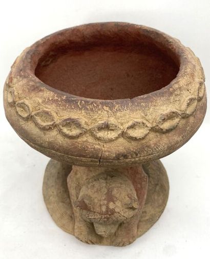 CAMEROON - BAMILEKE People

Wooden bowl decorated...