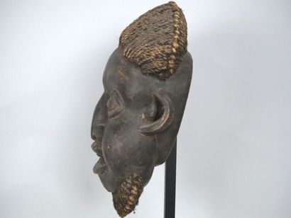 CAMEROON - BAMILEKE people

Classic crest...