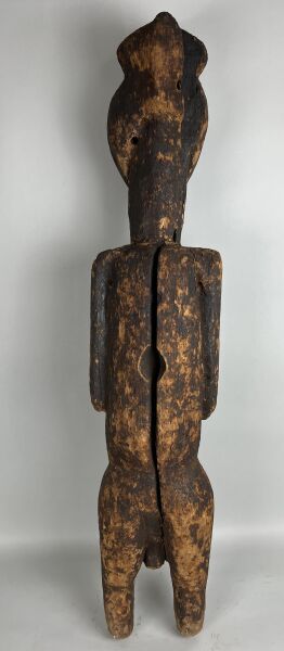 CAMEROON - BAMILEKE people

Male statue of...