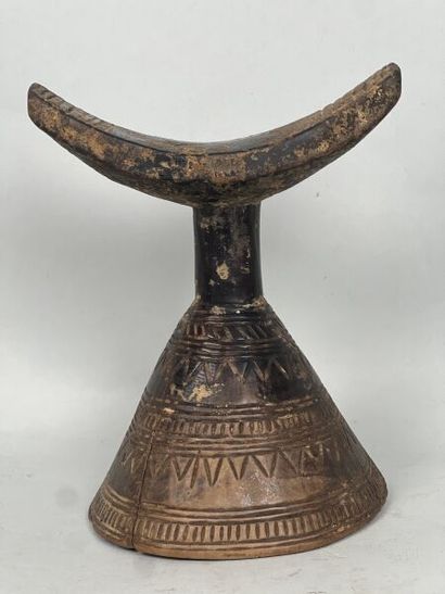 ETHIOPIA - OROMO people

Wooden neckrest...