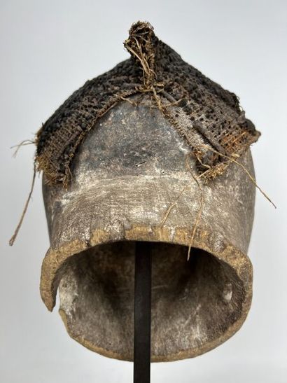 NIGERIA - IDOMA People

Two-colored mask...