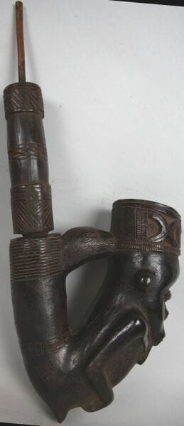 CAMEROON - BAMILEKE people

Royal clay pipe,...
