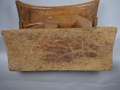 COTE D 'IVOIRE - ASHANTI people

Curved seat...