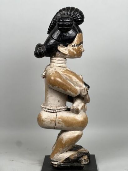 GHANA - ASHANTI people

Maternity of the...