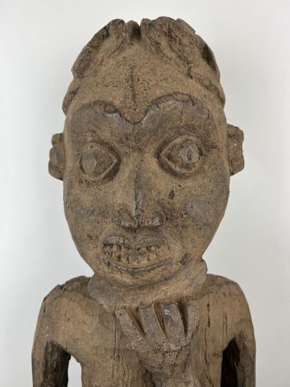 CAMEROON - BAMILEKE People

Wooden statue...