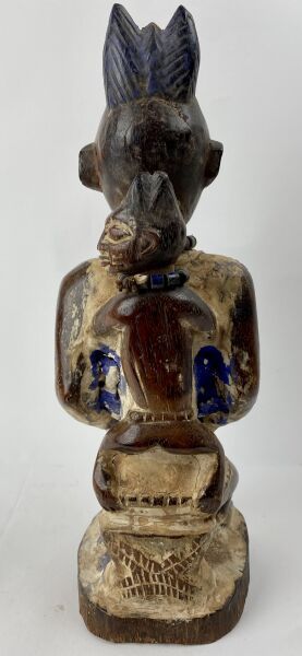 NIGERIA - YORUBA People

Female statuette...