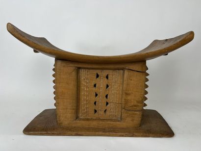 GHANA - ASHANTI People

Two curved seats...