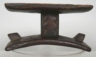 GHANA - AKAN people

Small wooden neckrest...
