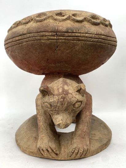 CAMEROON - BAMILEKE People

Wooden bowl decorated...