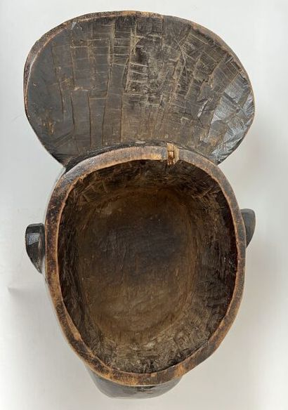 CAMEROON - BAMILEKE People



Crest mask,...