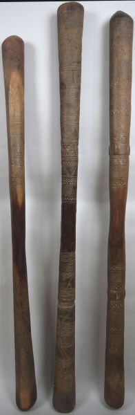 MALI- DOGON people

Lot of three finely decorated...