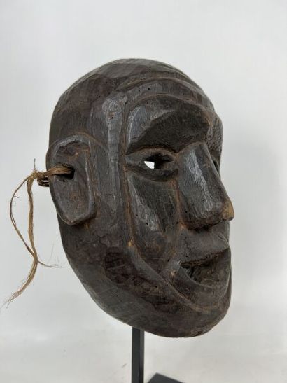 NEPAL - Middle Hill



Shamanic mask with...