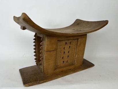 GHANA - ASHANTI People

Two curved seats...