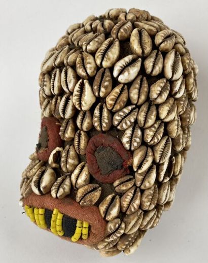 CAMEROON - BAMILEKE People

Small crest mask,...