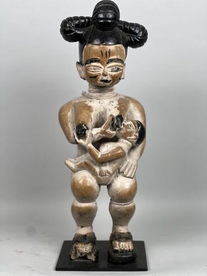 GHANA - ASHANTI people

Maternity of the...
