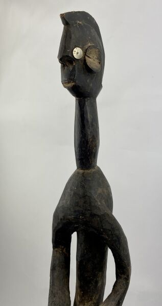 NIGERIA - MUMUYE People

Very slender female...